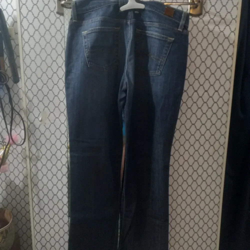 Lucky Jean's - Picture 3 of 5